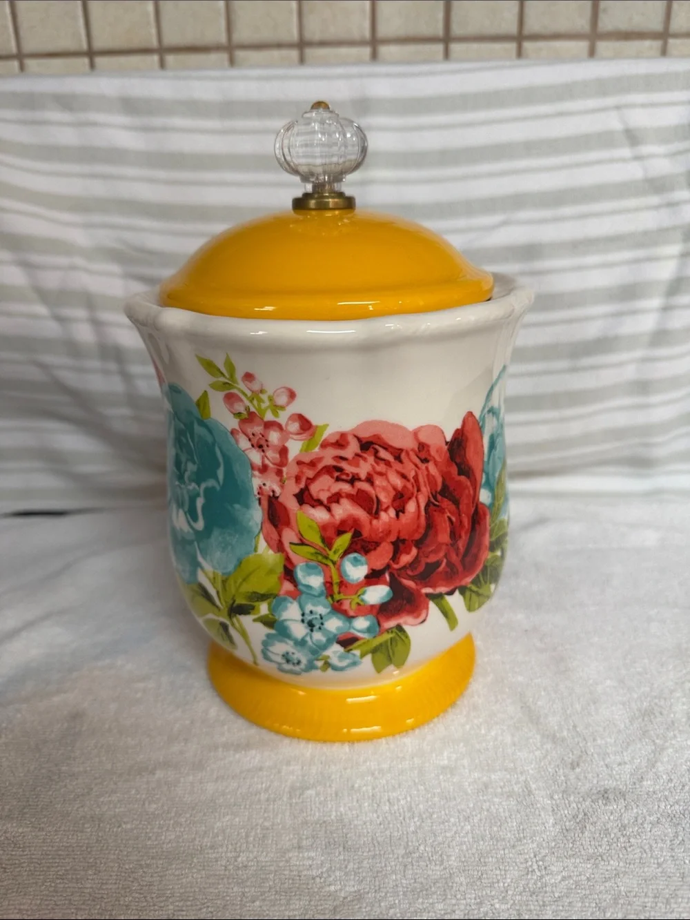 Pioneer Woman Blossom Jubilee 8.75 inch w/Acrylic Knob